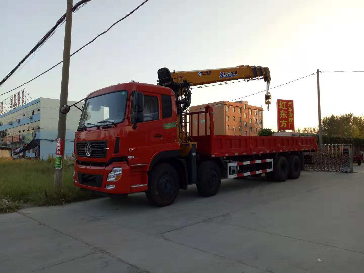 東風(fēng)天龍前四后八14噸徐工隨車吊