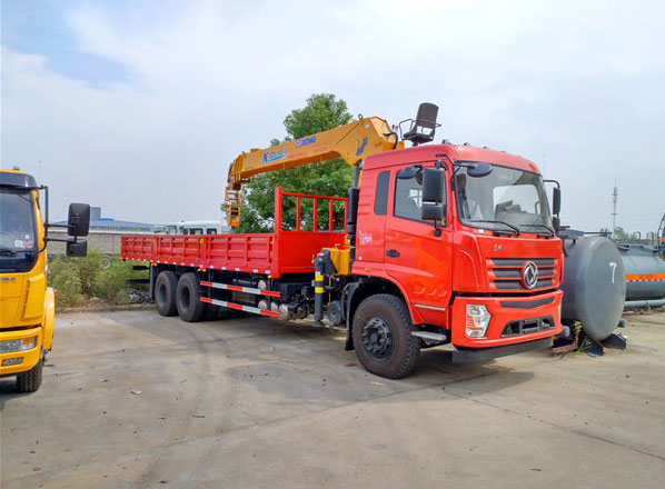 徐工吊機(jī)12噸東風(fēng)專底D3隨車吊