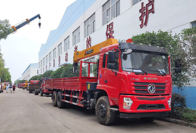 程力吊機(jī)12噸東風(fēng)后八輪D3L隨車吊