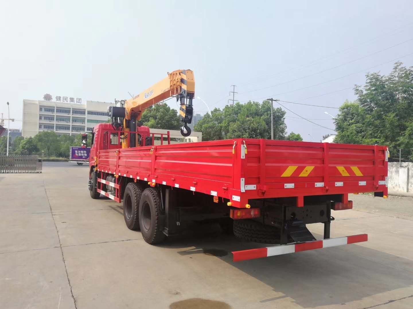 程力吊機(jī)12噸東風(fēng)后八輪D3L隨車吊圖片展示8