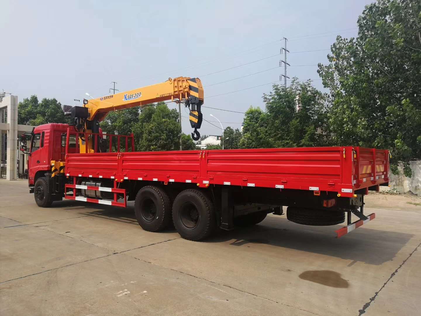 程力吊機(jī)12噸東風(fēng)后八輪D3L隨車吊圖片展示9