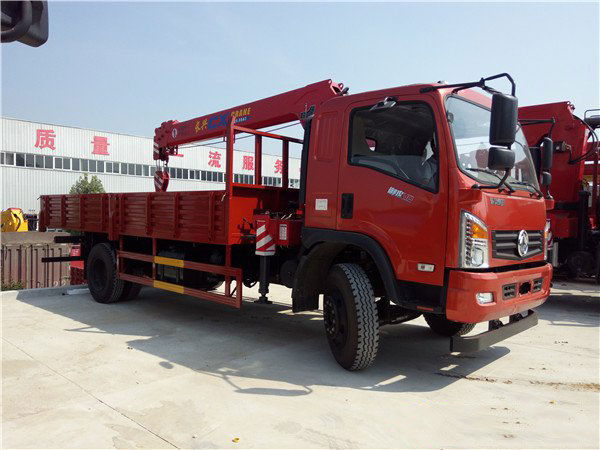 長興6.3噸東風(fēng)隨車吊圖片展示2