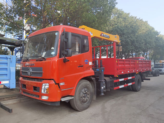 程力吊機(jī)6.3噸東風(fēng)天錦隨車吊