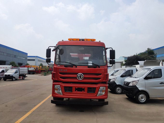 程力吊機6.3噸東風(fēng)特商隨車吊帶清障圖片展示3