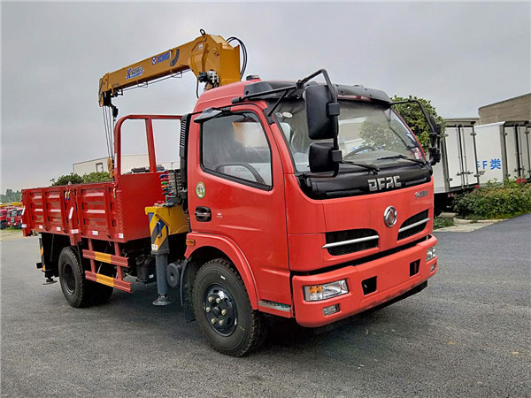 藍(lán)牌2噸東風(fēng)隨車吊（東風(fēng) -- 福瑞卡2噸隨車起重運輸車）圖片展示5