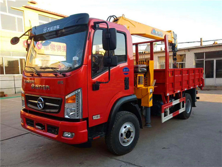 藍(lán)牌隨車吊底盤哪個(gè)品牌好？