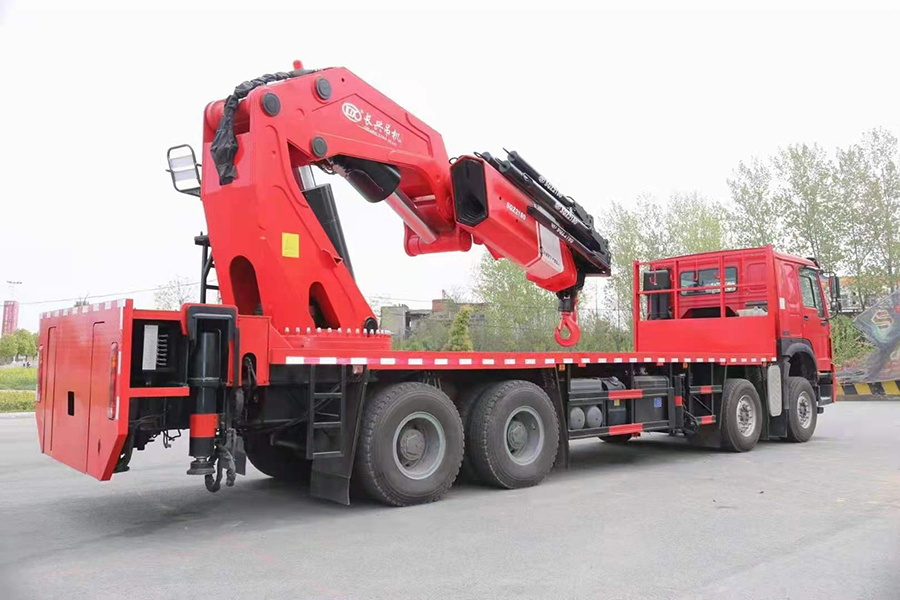 重汽豪沃25噸長(zhǎng)興重型隨車吊圖片展示6