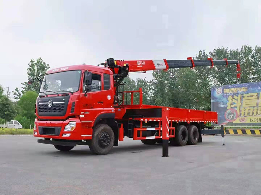 東風(fēng)天龍長興12噸隨車吊 龍擎動(dòng)力