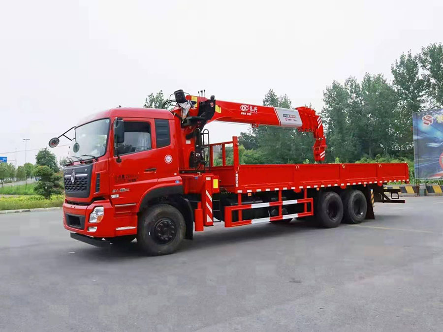 東風(fēng)天龍長興12噸隨車吊 龍擎動(dòng)力圖片展示4