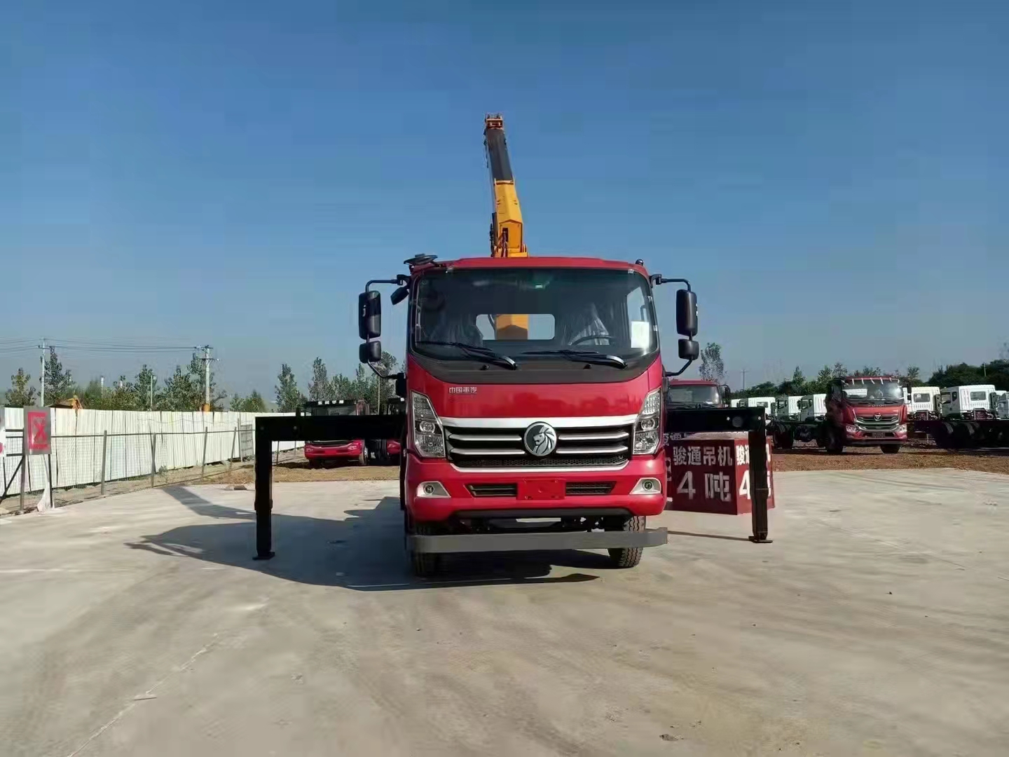 山區(qū)版重汽王牌隨車(chē)吊 6.3噸吊機(jī)
