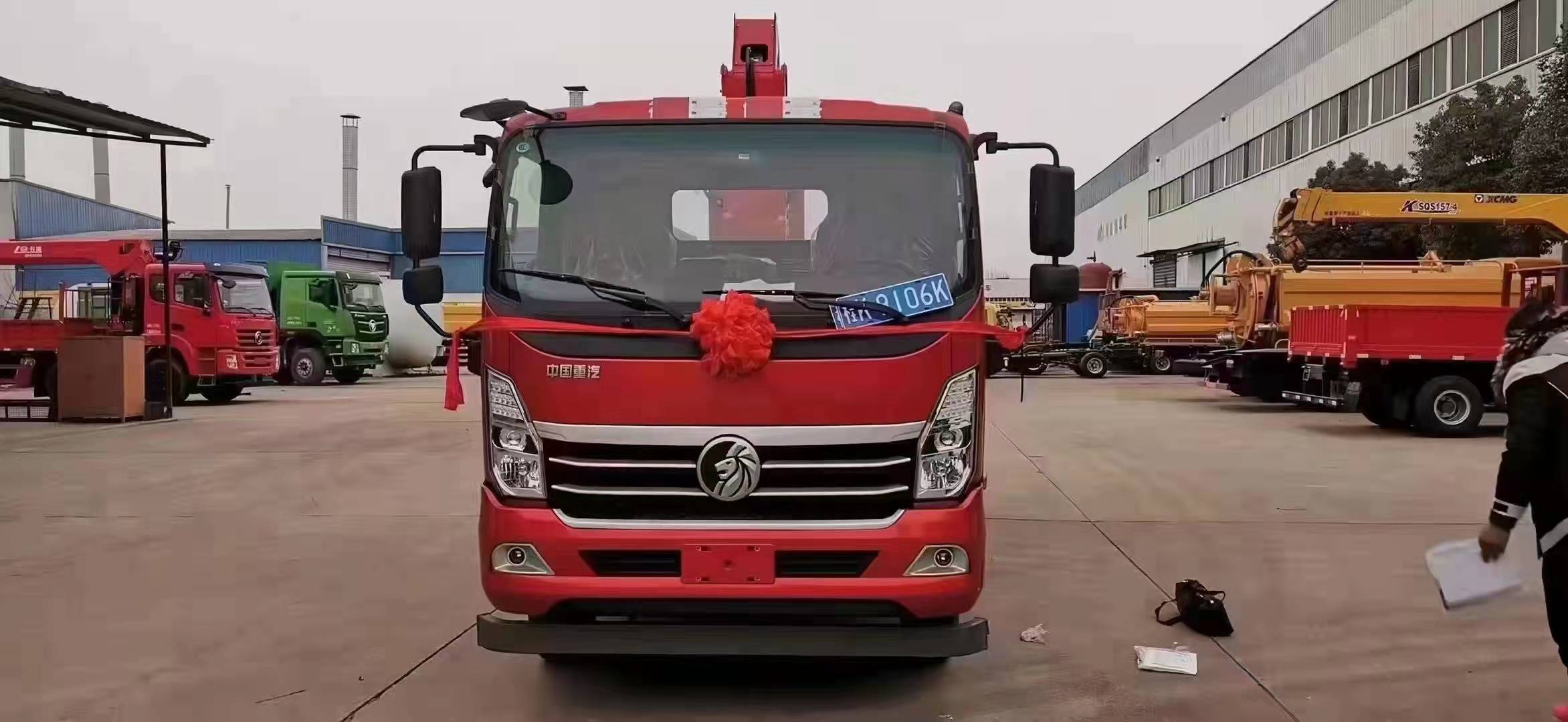 重汽藍(lán)牌隨車吊發(fā)車亳州 三方位操作